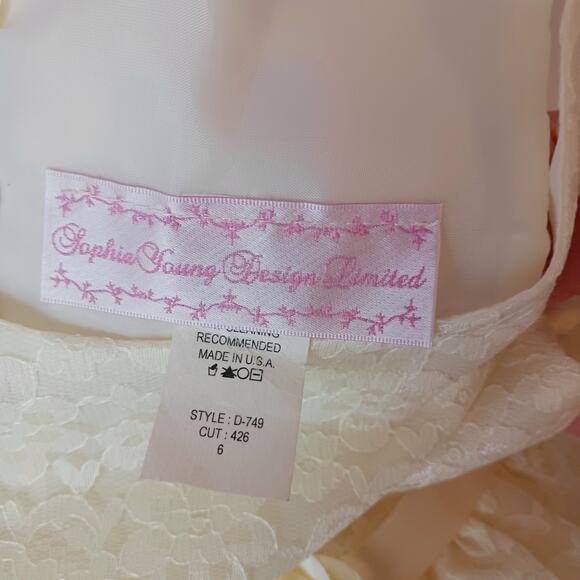 Sophia Young Designs Ivory Lace Flower Girl Pageant Dress Size 6 NWT - Picture 7 of 9